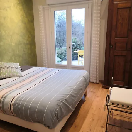 Séjour chez l'habitant Avec Entree Independante Dans Un Ecrin De Verdure Dommartin (Rhone)